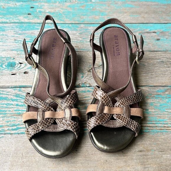 Aravon by New Balance Sandals Metallic Bronze Brown Leather Kitten Heel 7.5 AA - Picture 13 of 13
